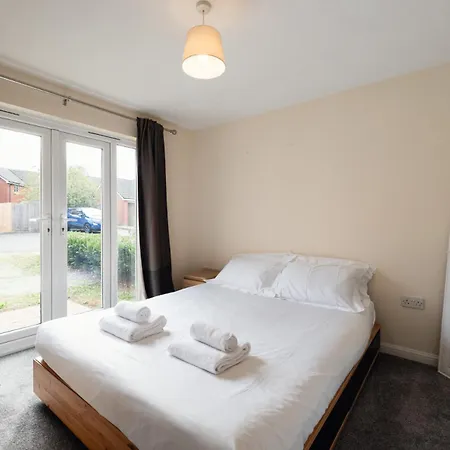 The Corner House | 2-bed With Free Parking Bristol