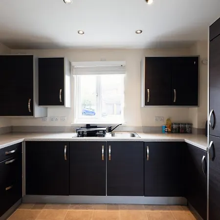 The Corner House | 2-bed With Free Parking Hébergement de vacances