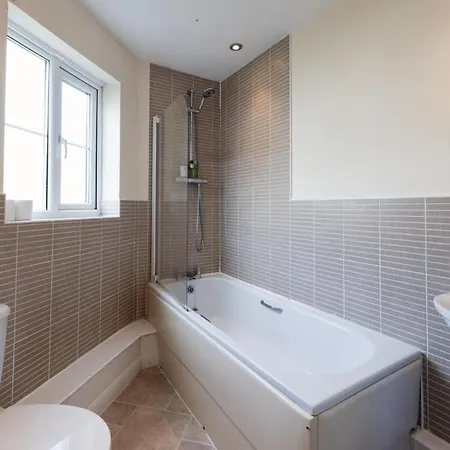 The Corner House | 2-bed With Free Parking * Bristol
